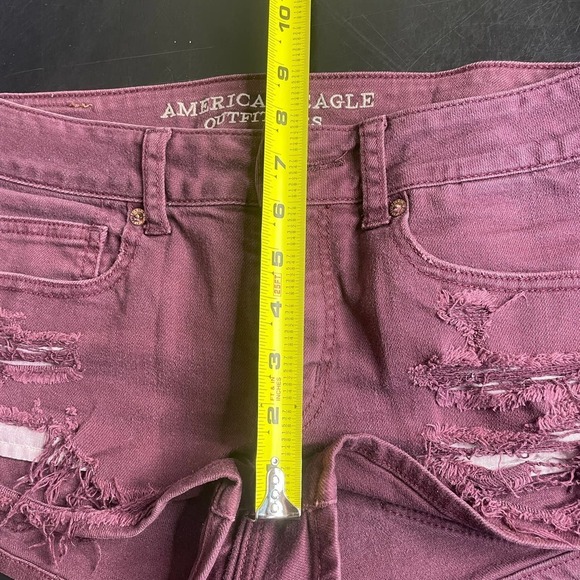 American Eagle Maroon Red Distressed Shortie Short Bootie Denim Jean Shorts Sz 6 - Picture 8 of 9